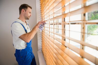 Expert Installing Custom Blinds